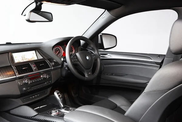 BMW-X5-M50d-Sports-AWD-SUV-internal[1]