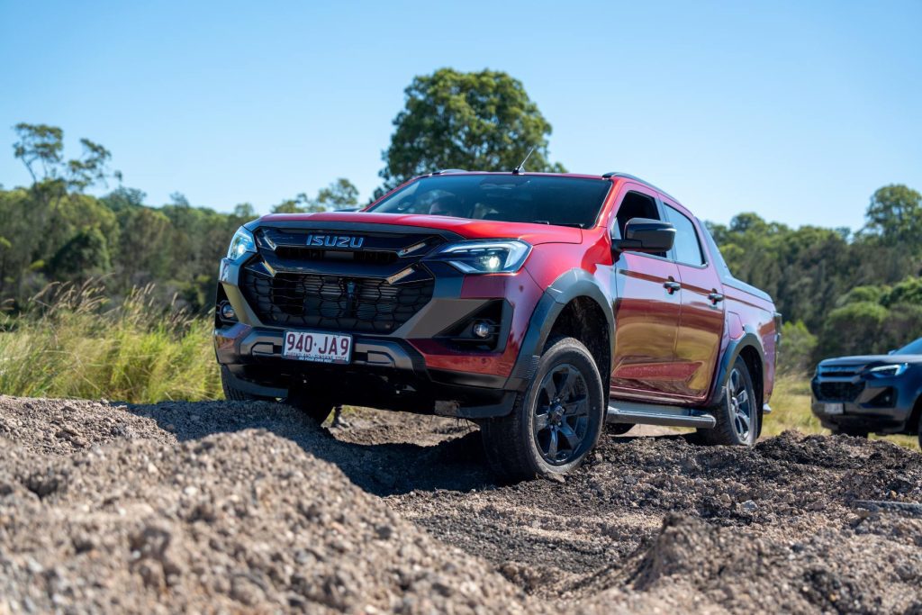 2024 24MY D-MAX Ute off road 1