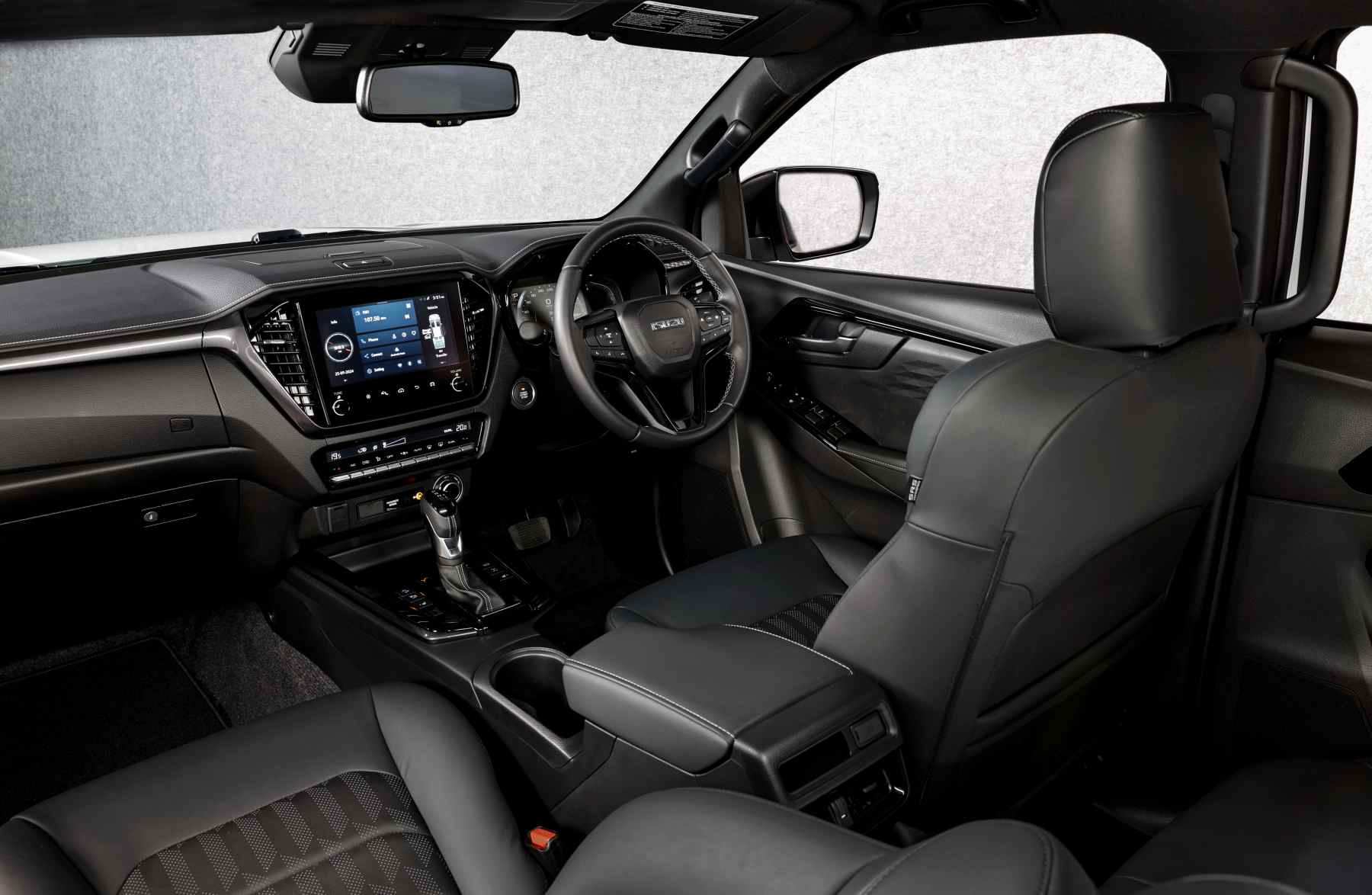 Isuzu D-MAX BLADE Interior Details 2