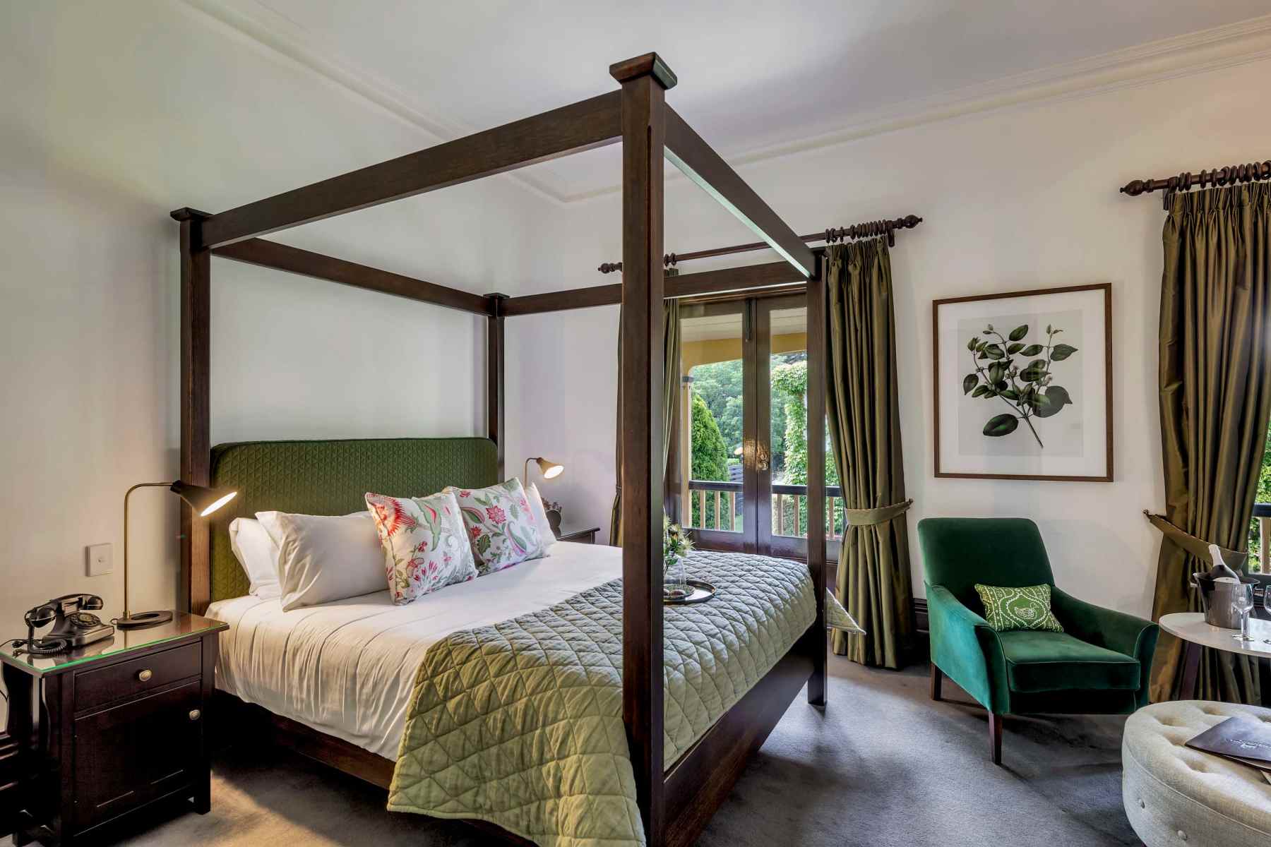 MT Lofty House bedroom