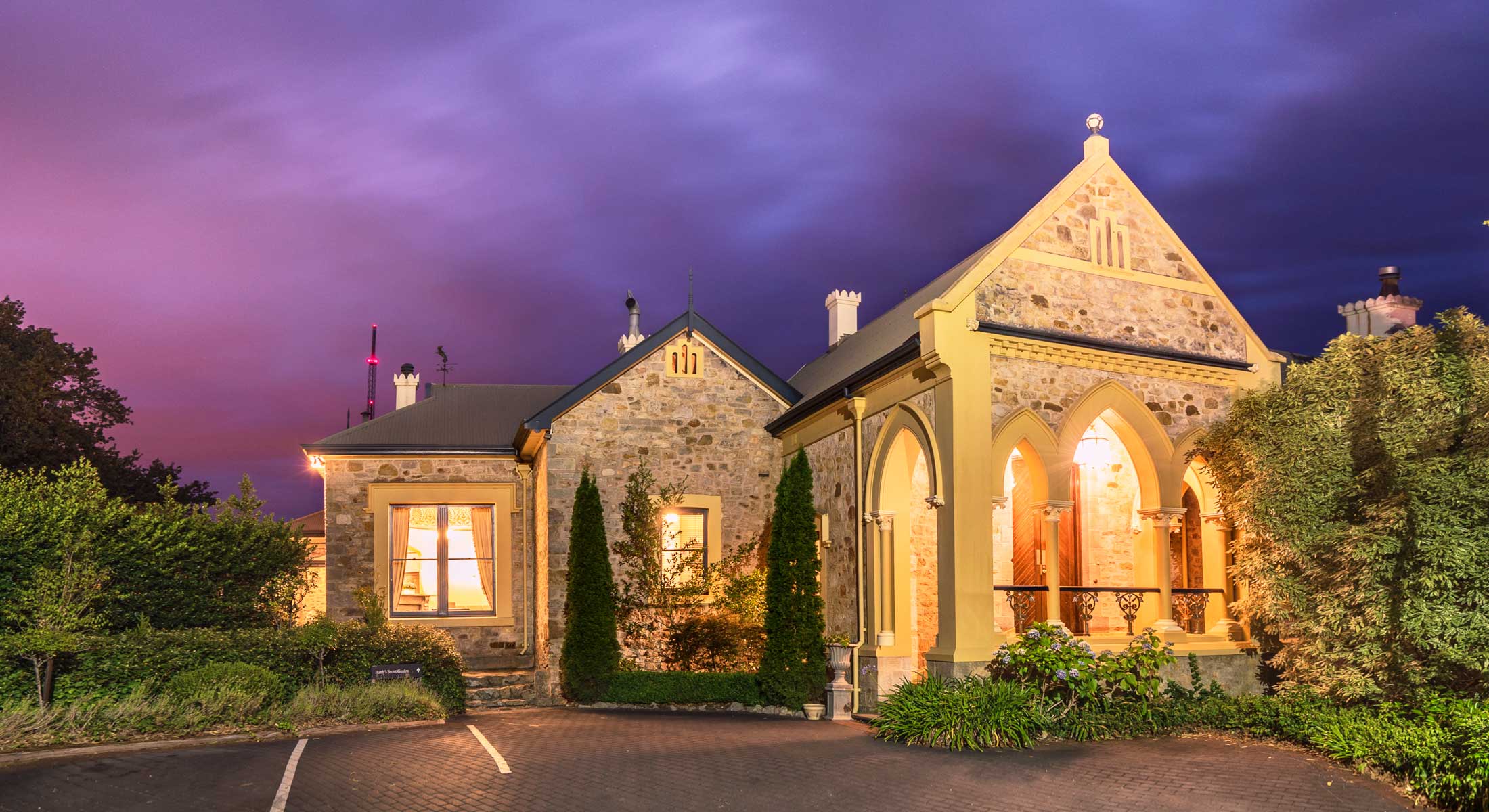 Mt Lofty House at night